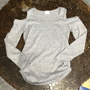 6 for $8 maternity tops- all size small